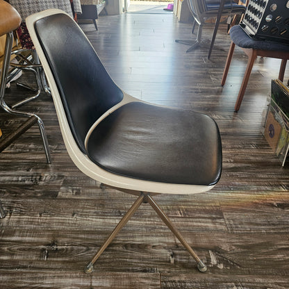 Mid Century Fiberglass Shell Swivel Chair