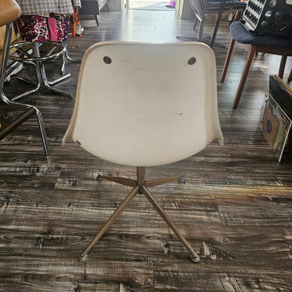 Mid Century Fiberglass Shell Swivel Chair