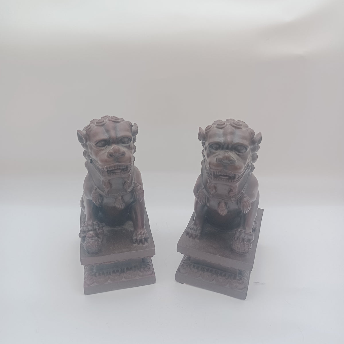 Foo dogs