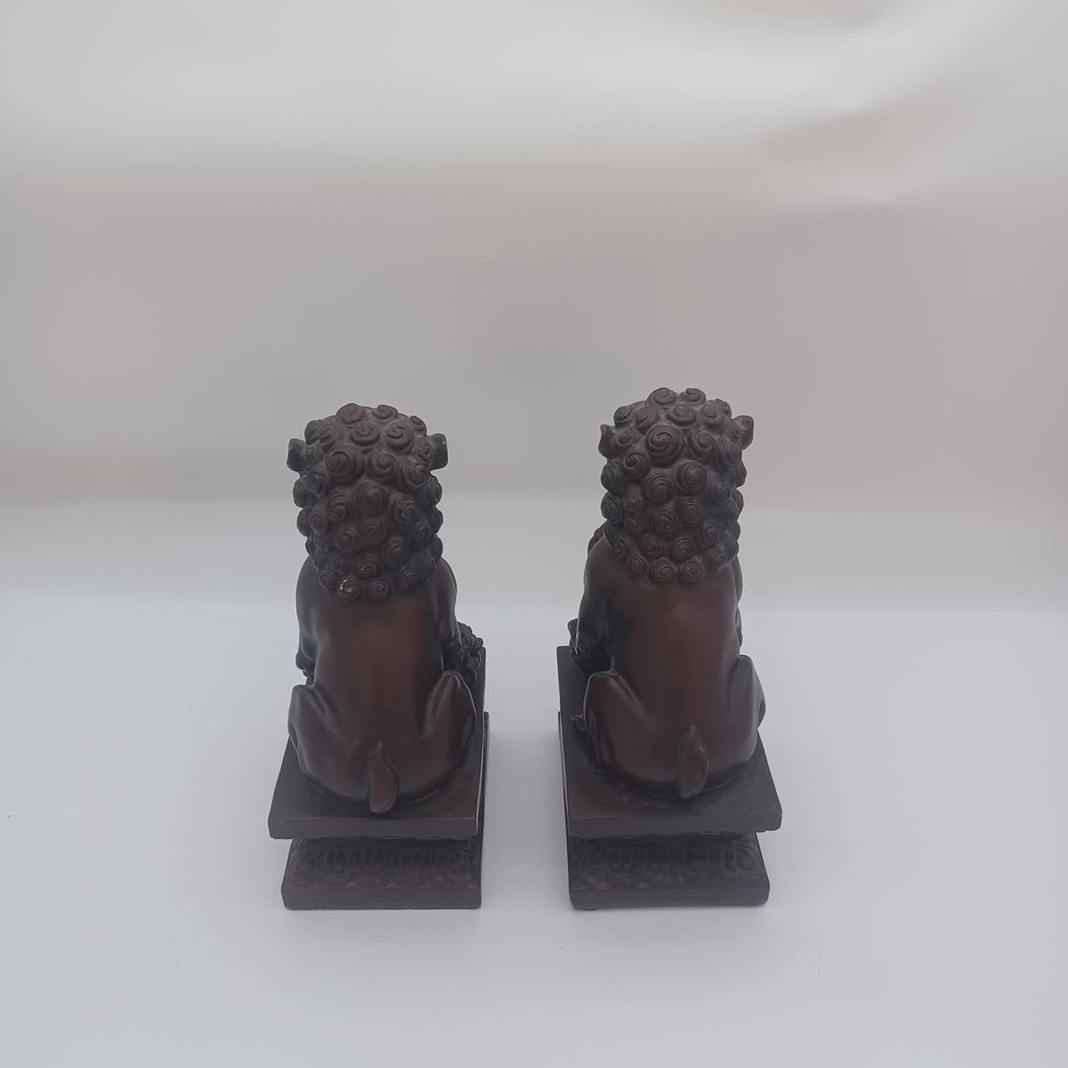 Foo dogs