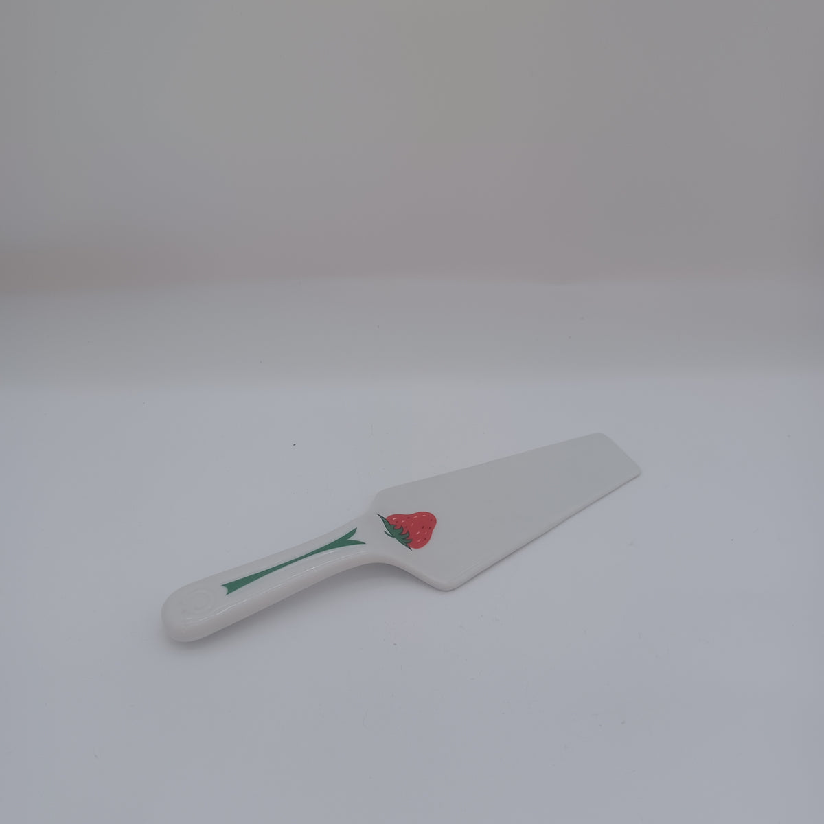 Cake cutter
