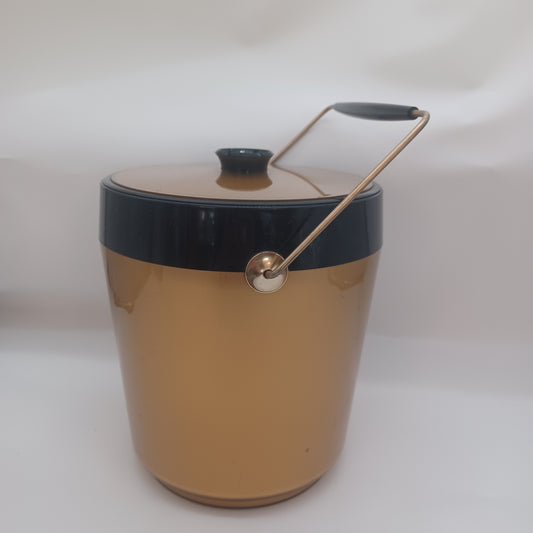 Ice bucket